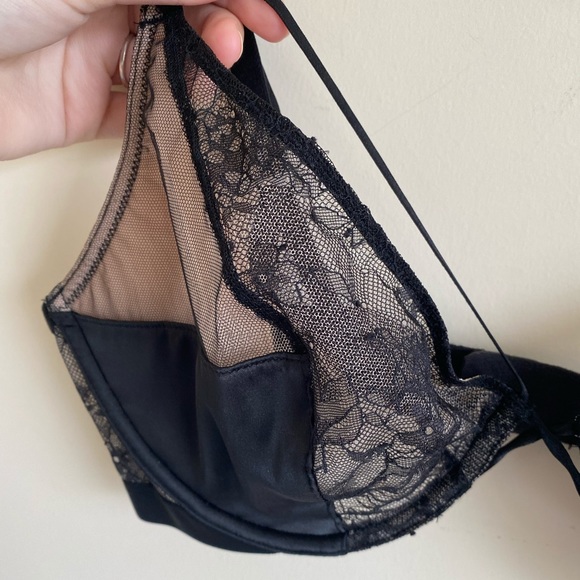 Victoria’s Secret Very Sexy Plunge Bra Black - Picture 4 of 9